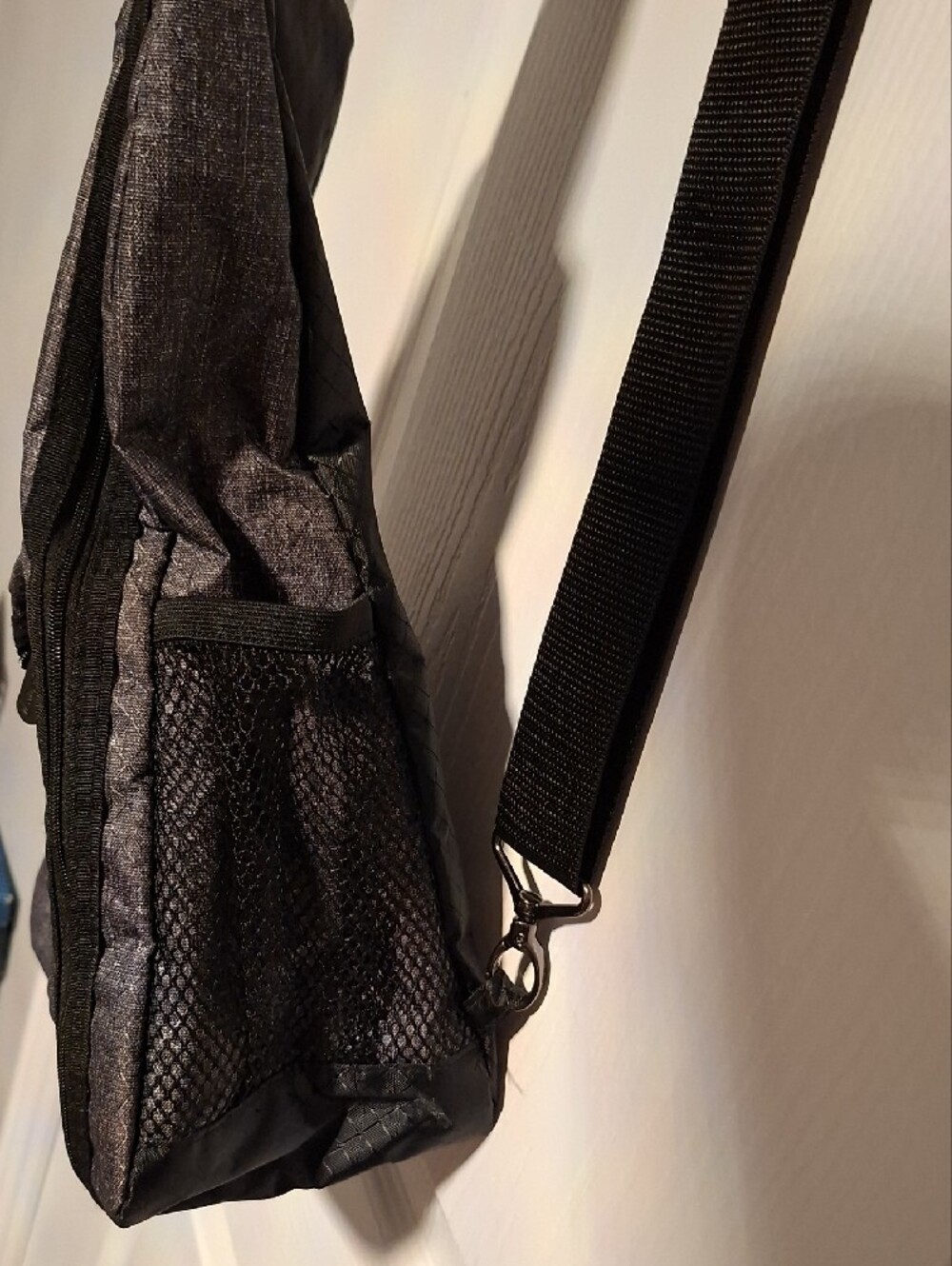 Thirty One Unisex Gray Sling Crossbody Bag - Compact Everyday Carry - Picture 4 of 11